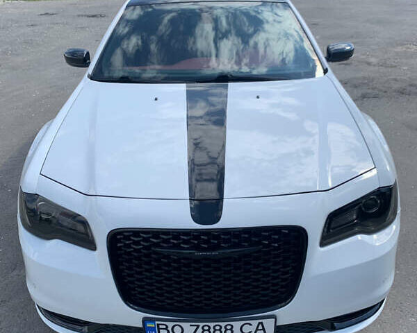 Білий Крайслер 300 S, об'ємом двигуна 3.6 л та пробігом 65 тис. км за 20000 $, фото 12 на Automoto.ua