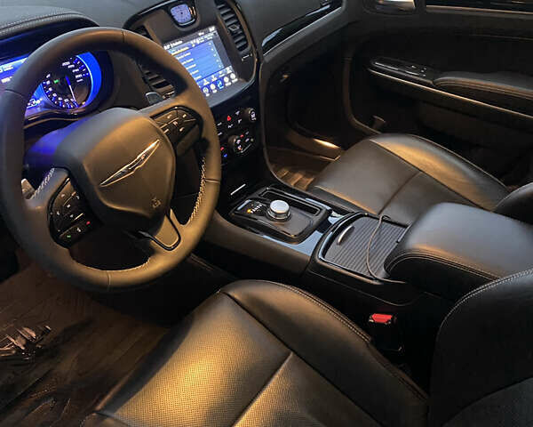 Белый Крайслер 300 S, объемом двигателя 3.6 л и пробегом 38 тыс. км за 24999 $, фото 10 на Automoto.ua