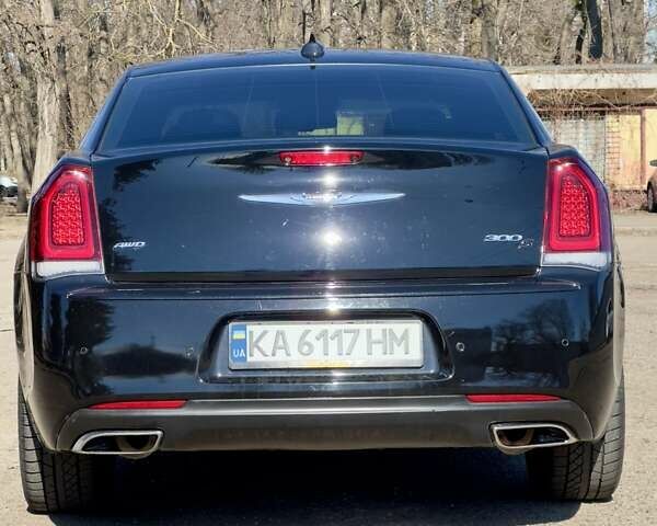 Чорний Крайслер 300 S, об'ємом двигуна 3.6 л та пробігом 137 тис. км за 14500 $, фото 10 на Automoto.ua