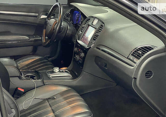 Серый Крайслер 300 S, объемом двигателя 3.6 л и пробегом 108 тыс. км за 14500 $, фото 34 на Automoto.ua