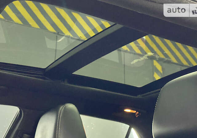 Серый Крайслер 300 S, объемом двигателя 3.6 л и пробегом 108 тыс. км за 14500 $, фото 13 на Automoto.ua