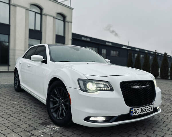 Білий Крайслер 300, об'ємом двигуна 3.6 л та пробігом 184 тис. км за 12999 $, фото 14 на Automoto.ua