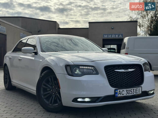 Крайслер 300 2017 у Володимир-Волинський на Automoto.ua Білий Крайслер 300, об'ємом двигуна 3.6 л та пробігом 184 тис. км за 12999 $, фото 37 на Automoto.ua