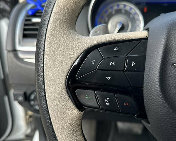 Крайслер 300 2017 у Володимир-Волинський на Automoto.ua Білий Крайслер 300, об'ємом двигуна 3.6 л та пробігом 184 тис. км за 12999 $, фото 55 на Automoto.ua