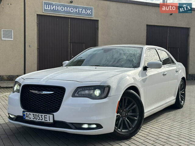Крайслер 300 2017 у Володимир-Волинський на Automoto.ua Білий Крайслер 300, об'ємом двигуна 3.6 л та пробігом 184 тис. км за 12999 $, фото 29 на Automoto.ua