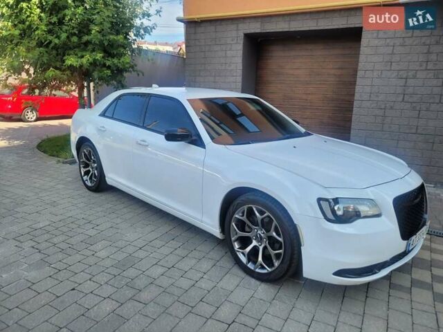 Білий Крайслер 300, об'ємом двигуна 3.6 л та пробігом 95 тис. км за 15500 $, фото 10 на Automoto.ua