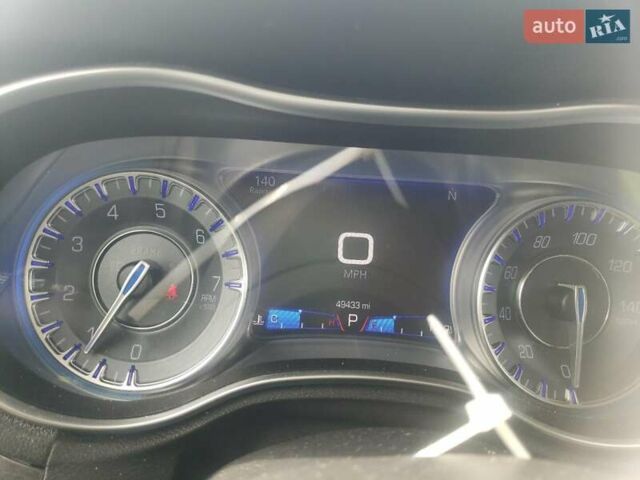 Білий Крайслер 300, об'ємом двигуна 3.6 л та пробігом 49 тис. км за 3000 $, фото 8 на Automoto.ua