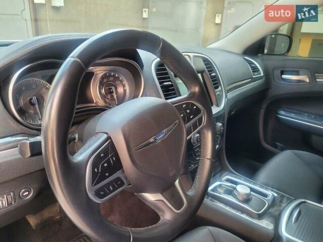 Білий Крайслер 300, об'ємом двигуна 3.6 л та пробігом 95 тис. км за 15500 $, фото 14 на Automoto.ua