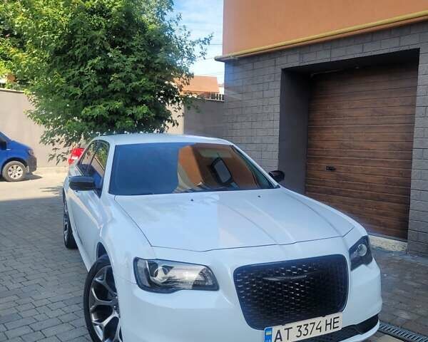 Білий Крайслер 300, об'ємом двигуна 3.6 л та пробігом 95 тис. км за 15500 $, фото 11 на Automoto.ua