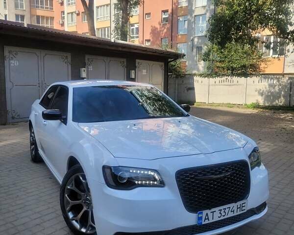 Білий Крайслер 300, об'ємом двигуна 3.6 л та пробігом 95 тис. км за 15500 $, фото 19 на Automoto.ua