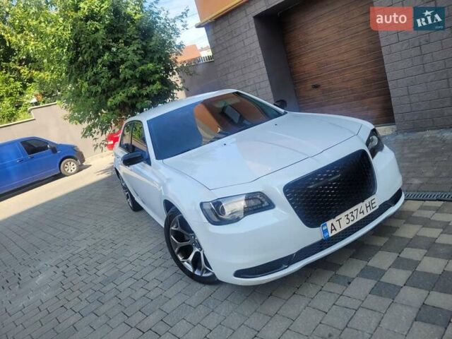 Білий Крайслер 300, об'ємом двигуна 3.6 л та пробігом 95 тис. км за 15500 $, фото 8 на Automoto.ua