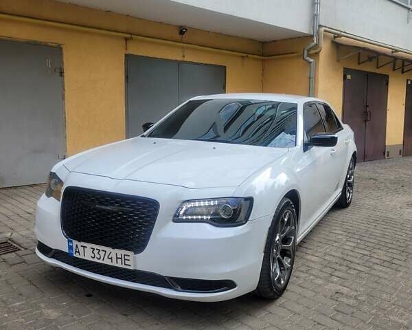 Білий Крайслер 300, об'ємом двигуна 3.6 л та пробігом 95 тис. км за 15500 $, фото 12 на Automoto.ua