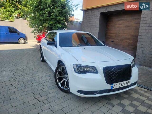 Білий Крайслер 300, об'ємом двигуна 3.6 л та пробігом 95 тис. км за 15500 $, фото 4 на Automoto.ua