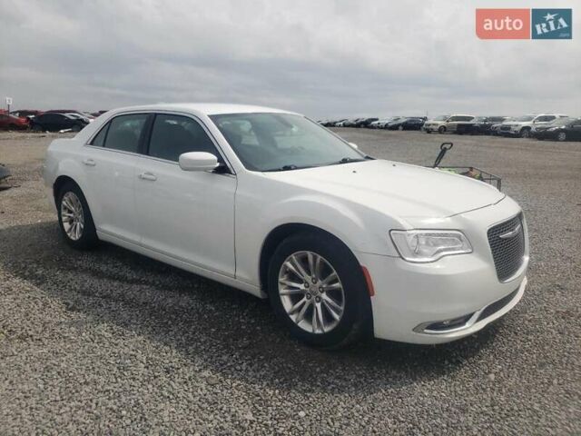Білий Крайслер 300, об'ємом двигуна 3.6 л та пробігом 49 тис. км за 3000 $, фото 3 на Automoto.ua