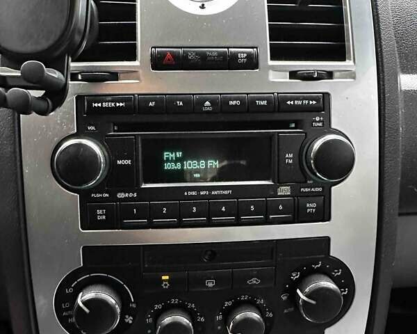 Черный Крайслер 300, объемом двигателя 2.7 л и пробегом 195 тыс. км за 6300 $, фото 21 на Automoto.ua