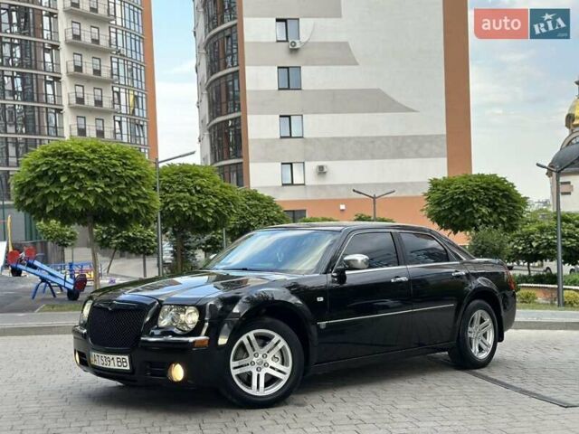Черный Крайслер 300, объемом двигателя 2.7 л и пробегом 195 тыс. км за 6300 $, фото 5 на Automoto.ua