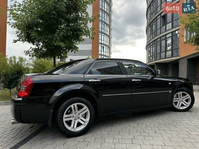 Черный Крайслер 300, объемом двигателя 2.7 л и пробегом 195 тыс. км за 6300 $, фото 10 на Automoto.ua