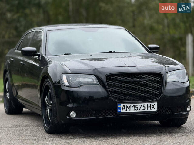 Чорний Крайслер 300, об'ємом двигуна 3.6 л та пробігом 282 тис. км за 10500 $, фото 4 на Automoto.ua