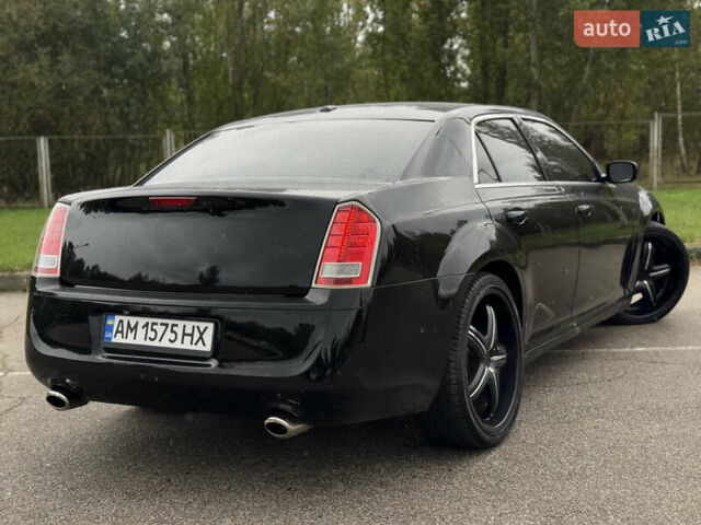 Чорний Крайслер 300, об'ємом двигуна 3.6 л та пробігом 282 тис. км за 10500 $, фото 10 на Automoto.ua