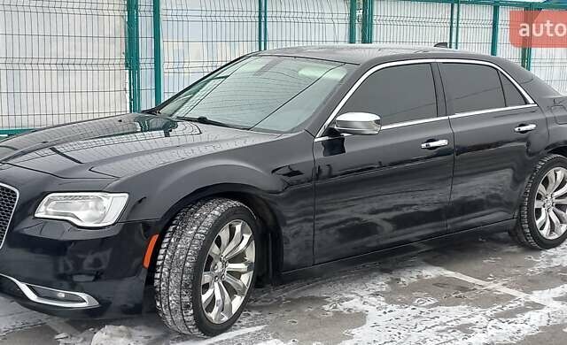 Чорний Крайслер 300, об'ємом двигуна 3.6 л та пробігом 146 тис. км за 14500 $, фото 3 на Automoto.ua