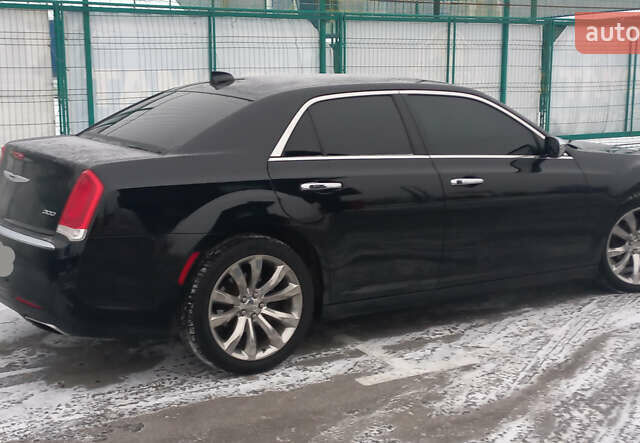 Чорний Крайслер 300, об'ємом двигуна 3.6 л та пробігом 146 тис. км за 14500 $, фото 7 на Automoto.ua