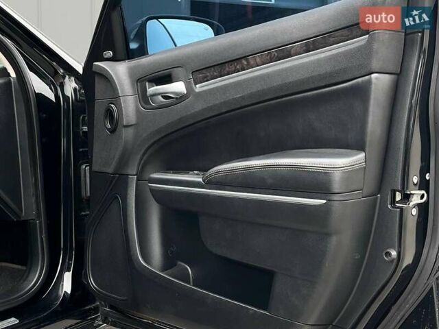 Черный Крайслер 300, объемом двигателя 3.6 л и пробегом 72 тыс. км за 12730 $, фото 15 на Automoto.ua