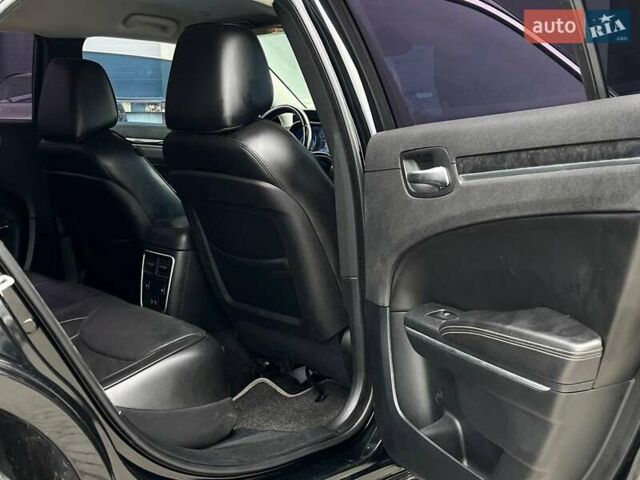Черный Крайслер 300, объемом двигателя 3.6 л и пробегом 72 тыс. км за 12730 $, фото 24 на Automoto.ua