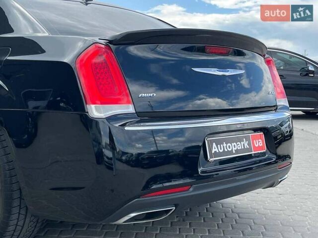 Черный Крайслер 300, объемом двигателя 3.6 л и пробегом 72 тыс. км за 12900 $, фото 10 на Automoto.ua