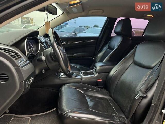 Черный Крайслер 300, объемом двигателя 3.6 л и пробегом 72 тыс. км за 12730 $, фото 45 на Automoto.ua