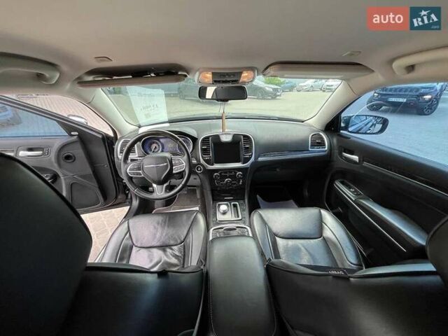 Черный Крайслер 300, объемом двигателя 3.6 л и пробегом 72 тыс. км за 12900 $, фото 38 на Automoto.ua
