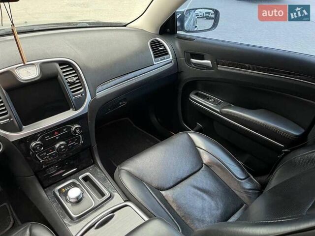 Черный Крайслер 300, объемом двигателя 3.6 л и пробегом 72 тыс. км за 12730 $, фото 26 на Automoto.ua