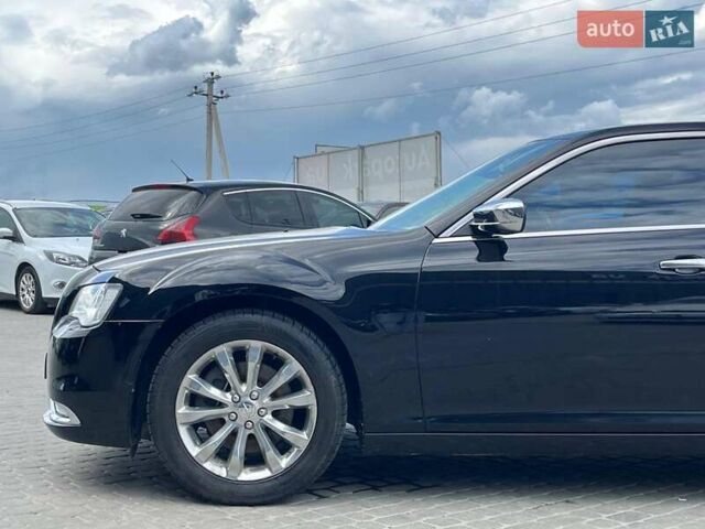 Черный Крайслер 300, объемом двигателя 3.6 л и пробегом 72 тыс. км за 12900 $, фото 13 на Automoto.ua