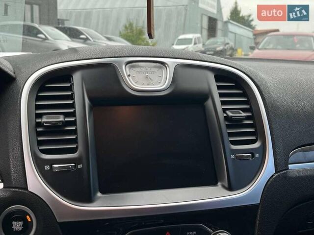 Черный Крайслер 300, объемом двигателя 3.6 л и пробегом 72 тыс. км за 12730 $, фото 40 на Automoto.ua