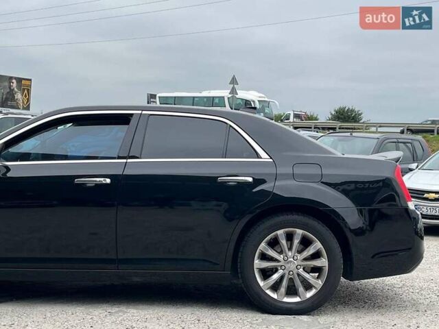 Черный Крайслер 300, объемом двигателя 3.6 л и пробегом 72 тыс. км за 12730 $, фото 12 на Automoto.ua