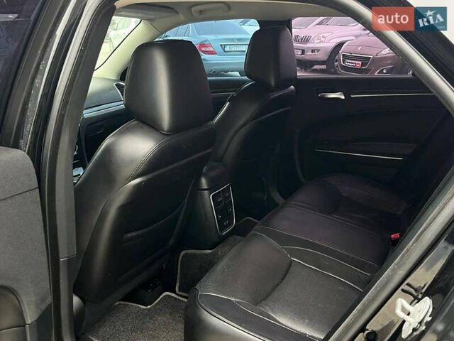 Черный Крайслер 300, объемом двигателя 3.6 л и пробегом 72 тыс. км за 12730 $, фото 30 на Automoto.ua