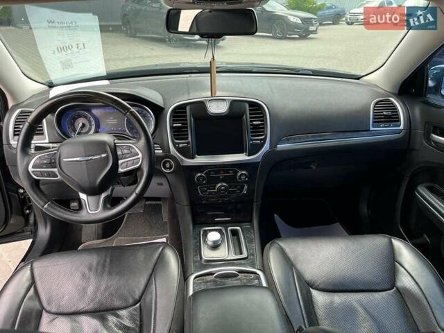 Черный Крайслер 300, объемом двигателя 3.6 л и пробегом 72 тыс. км за 12900 $, фото 42 на Automoto.ua