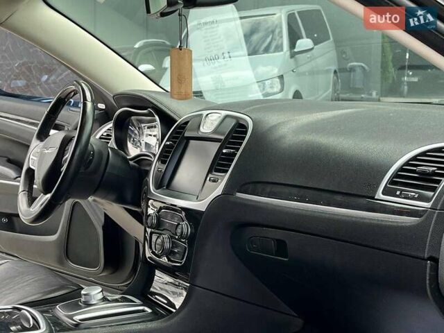 Черный Крайслер 300, объемом двигателя 3.6 л и пробегом 72 тыс. км за 12900 $, фото 33 на Automoto.ua