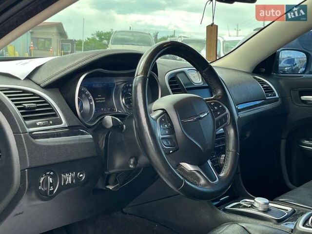 Черный Крайслер 300, объемом двигателя 3.6 л и пробегом 72 тыс. км за 12900 $, фото 20 на Automoto.ua