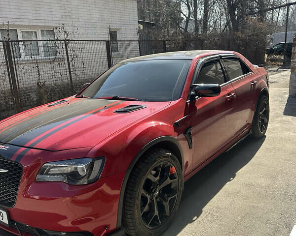 Красный Крайслер 300, объемом двигателя 3.61 л и пробегом 73 тыс. км за 18000 $, фото 3 на Automoto.ua