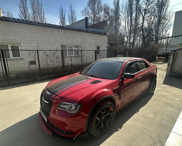 Красный Крайслер 300, объемом двигателя 3.61 л и пробегом 73 тыс. км за 18000 $, фото 2 на Automoto.ua