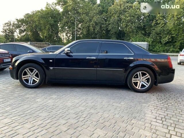 Крайслер 300 2005 в Виннице на Automoto.ua Крайслер 300, объемом двигателя 0 л и пробегом 316 тыс. км за 8900 $, фото 7 на Automoto.ua
