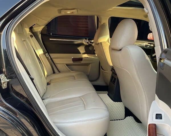 Крайслер 300 2005 в Виннице на Automoto.ua Крайслер 300, объемом двигателя 0 л и пробегом 316 тыс. км за 8900 $, фото 14 на Automoto.ua