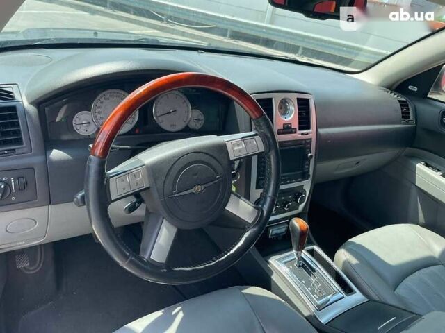 Крайслер 300, объемом двигателя 3 л и пробегом 269 тыс. км за 8190 $, фото 15 на Automoto.ua