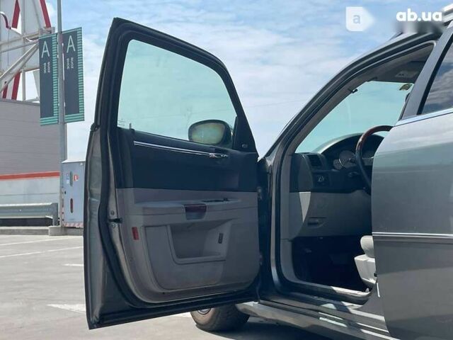 Крайслер 300, объемом двигателя 3 л и пробегом 269 тыс. км за 8190 $, фото 12 на Automoto.ua