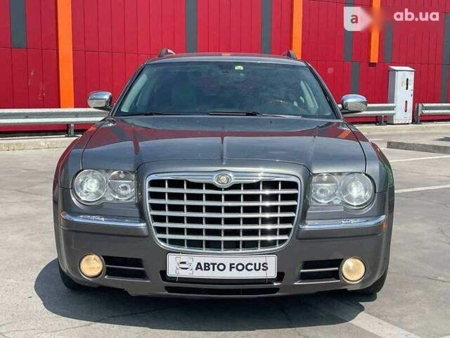 Крайслер 300, объемом двигателя 3 л и пробегом 269 тыс. км за 8190 $, фото 1 на Automoto.ua