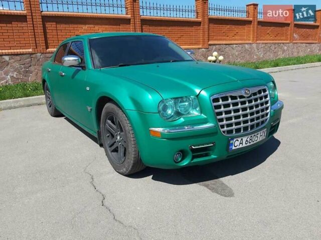 Крайслер 300, объемом двигателя 2.7 л и пробегом 150 тыс. км за 7900 $, фото 1 на Automoto.ua