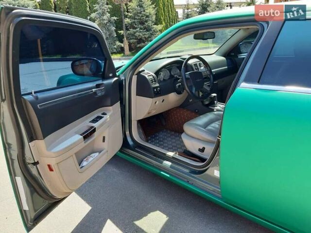 Крайслер 300, объемом двигателя 2.7 л и пробегом 150 тыс. км за 7900 $, фото 21 на Automoto.ua