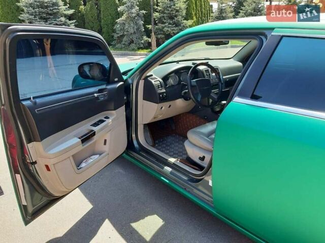 Крайслер 300, объемом двигателя 2.7 л и пробегом 150 тыс. км за 7900 $, фото 22 на Automoto.ua