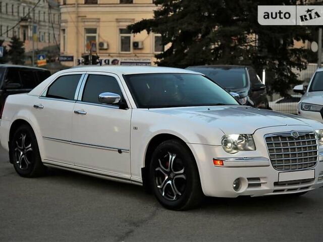 Крайслер 300, об'ємом двигуна 2.7 л та пробігом 156 тис. км за 9400 $, фото 2 на Automoto.ua