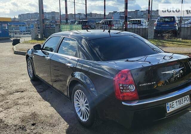 Крайслер 300, объемом двигателя 2.7 л и пробегом 226 тыс. км за 9700 $, фото 4 на Automoto.ua